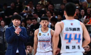 CBA重磅罚单，1个罚6万，1个2万，名帅被重罚，吹罚裁判有结论|邱彪|克里斯|山东男篮|浙江男篮|同曦男篮_新浪体育_新浪新闻